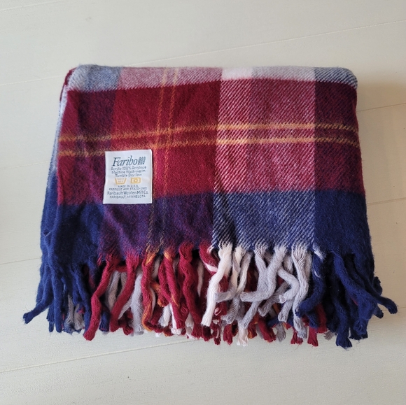 Vintage Faribou Plaid Throw Blanket - Picture 8 of 8